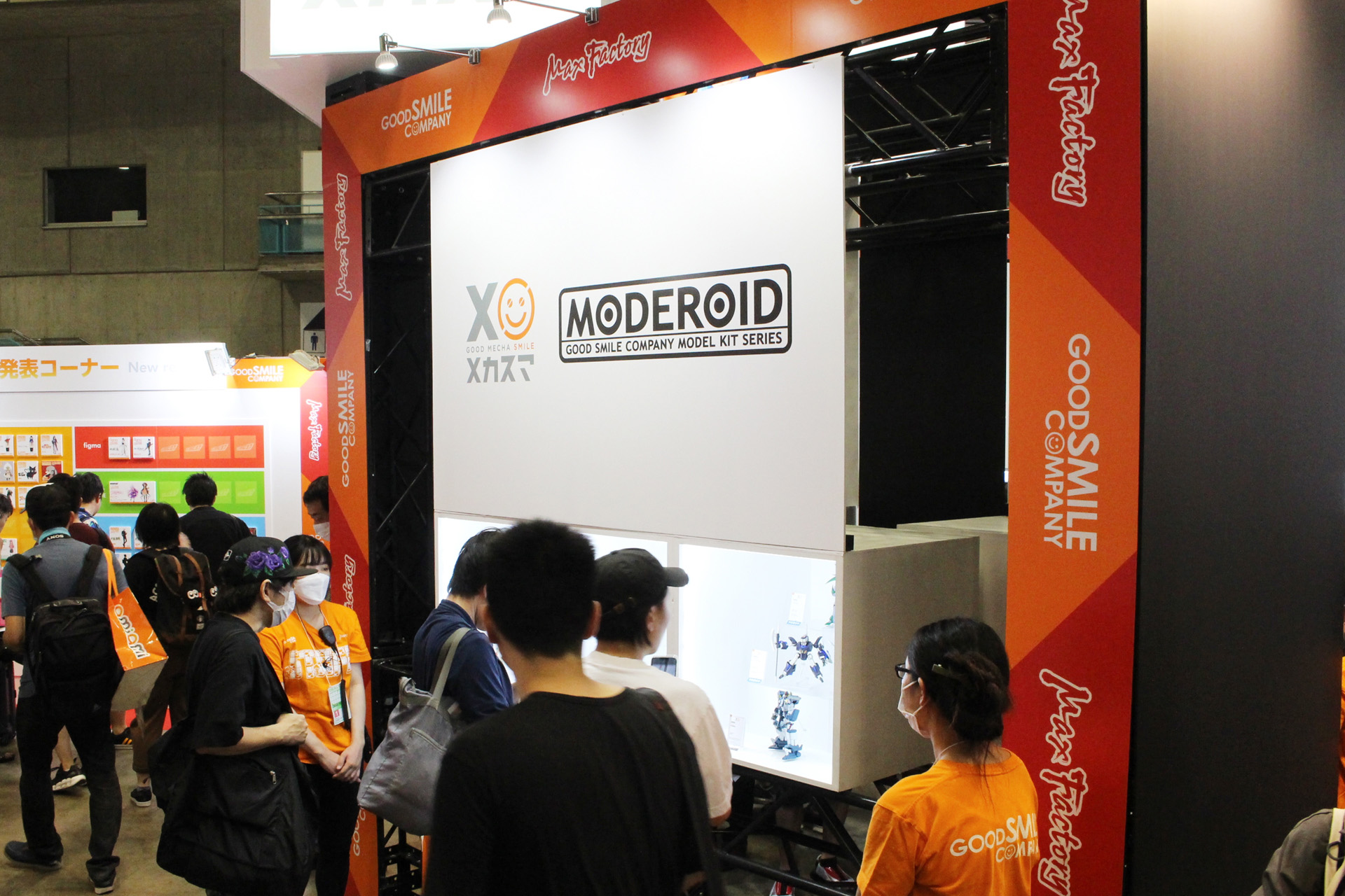 ワンフェスの「メカスマ」＆「MODEROID」展示コーナー