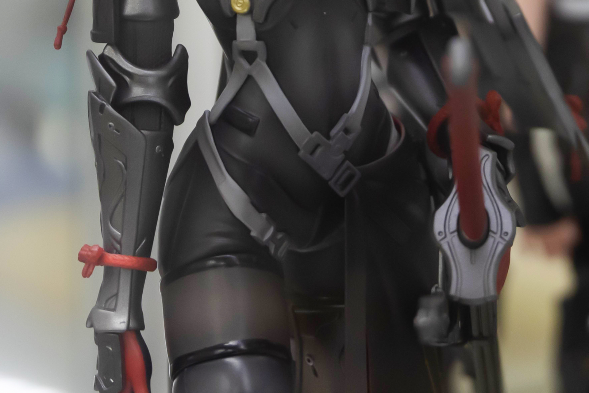 スーツ自体も、結構複雑な形状になっているのがわかる