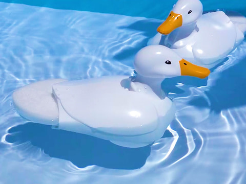 タミヤ、水面でも陸上でも遊べるアヒルを作れる「歩いて泳ぐアヒル工作