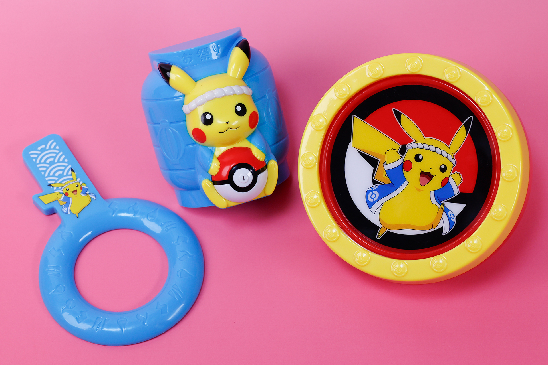 ポケモンといえばピカチュウ！　という人も多いと思うが、かわいらしいデザインのピカチュウが描かれたおもちゃもいくつかラインナップされている