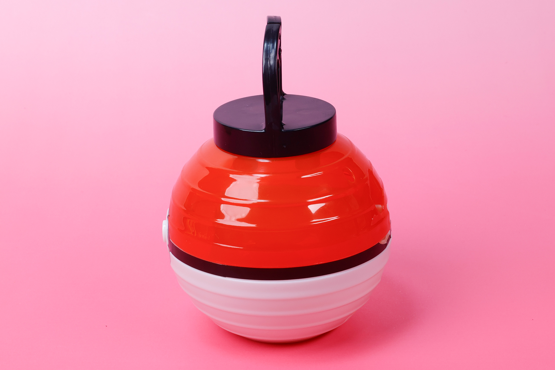 これ自体が暗闇を照らす機能はないので注意しよう