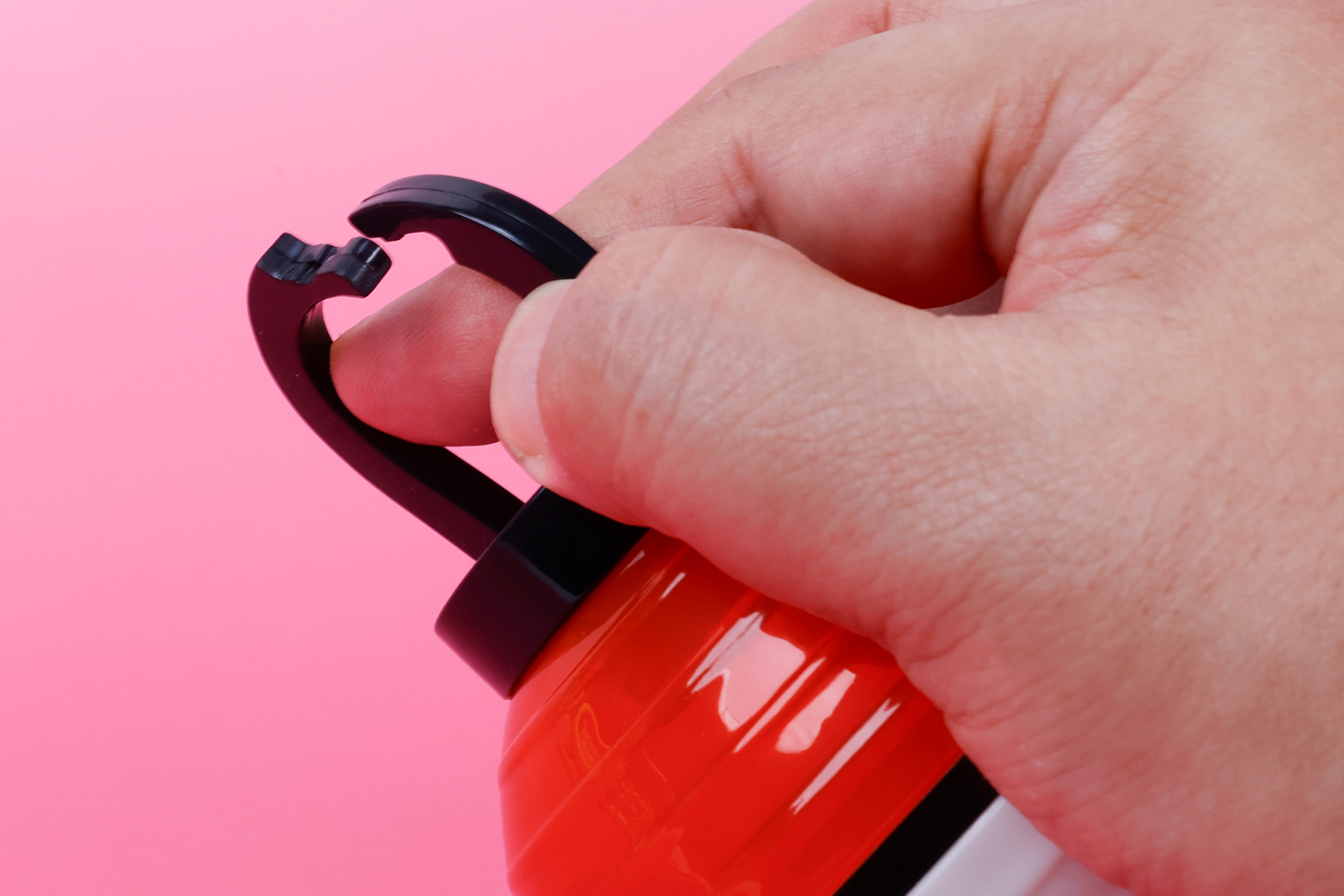 クリップ部分は、このように少しスキマを作ることができる