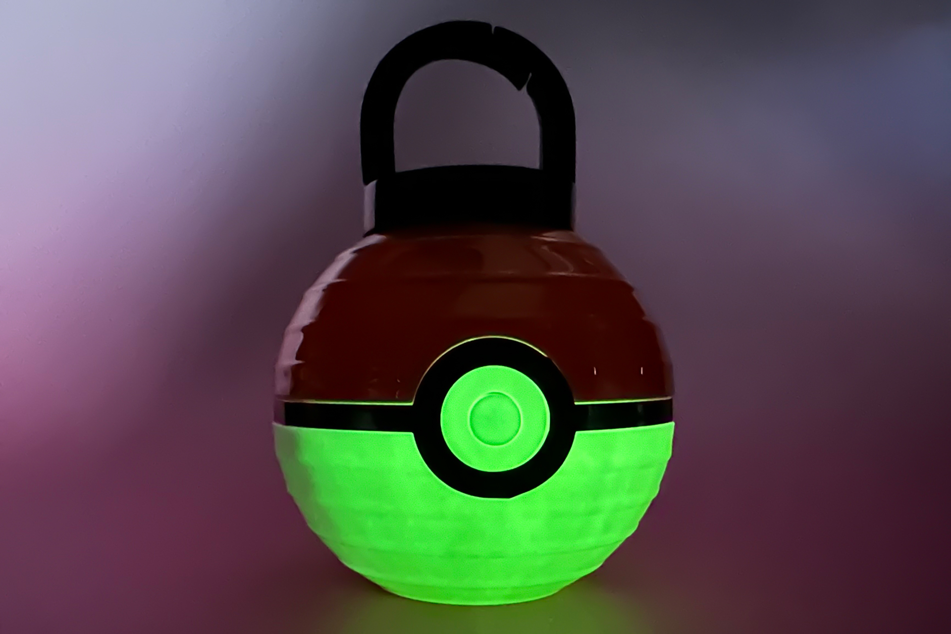 ためしにブラックライトを当ててみたが、割とすぐに暗闇で光った