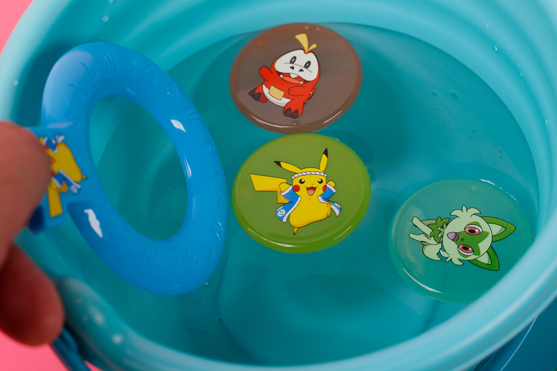 ディスクを水に入れてすくっていこう！