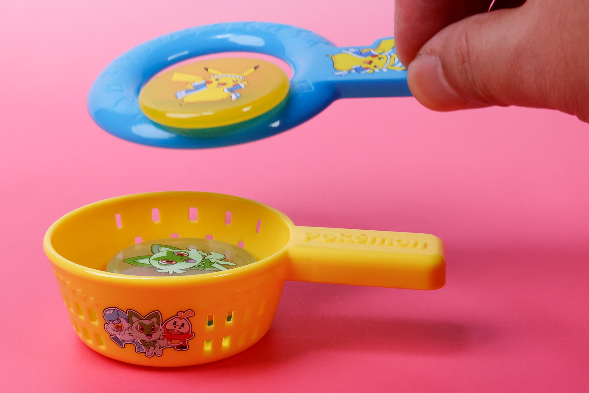 うまくすくい上げたことができたら、ディスクに入れていく