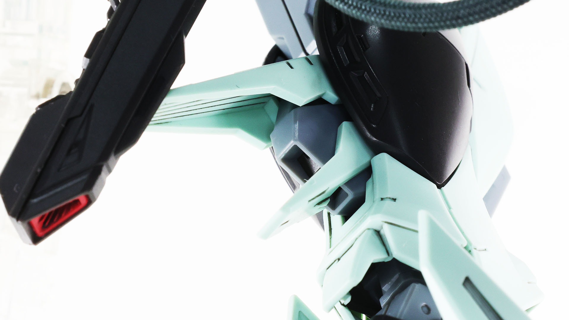 ふくらはぎ裏のスラスターが可動します