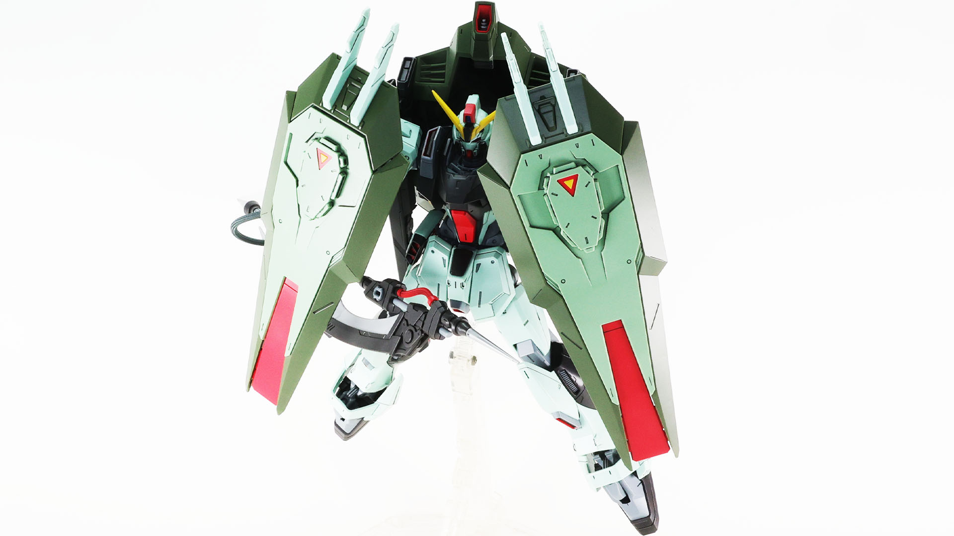 バックパック左右から接続アームを展開して前面に持ってきます
