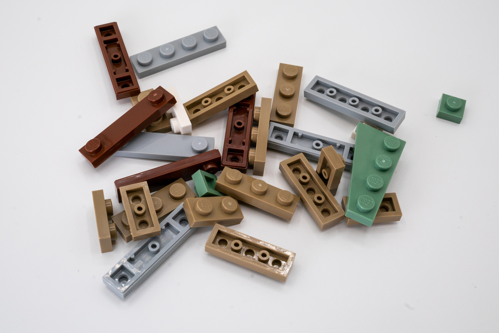 袋3には短いプレートが多く入っている