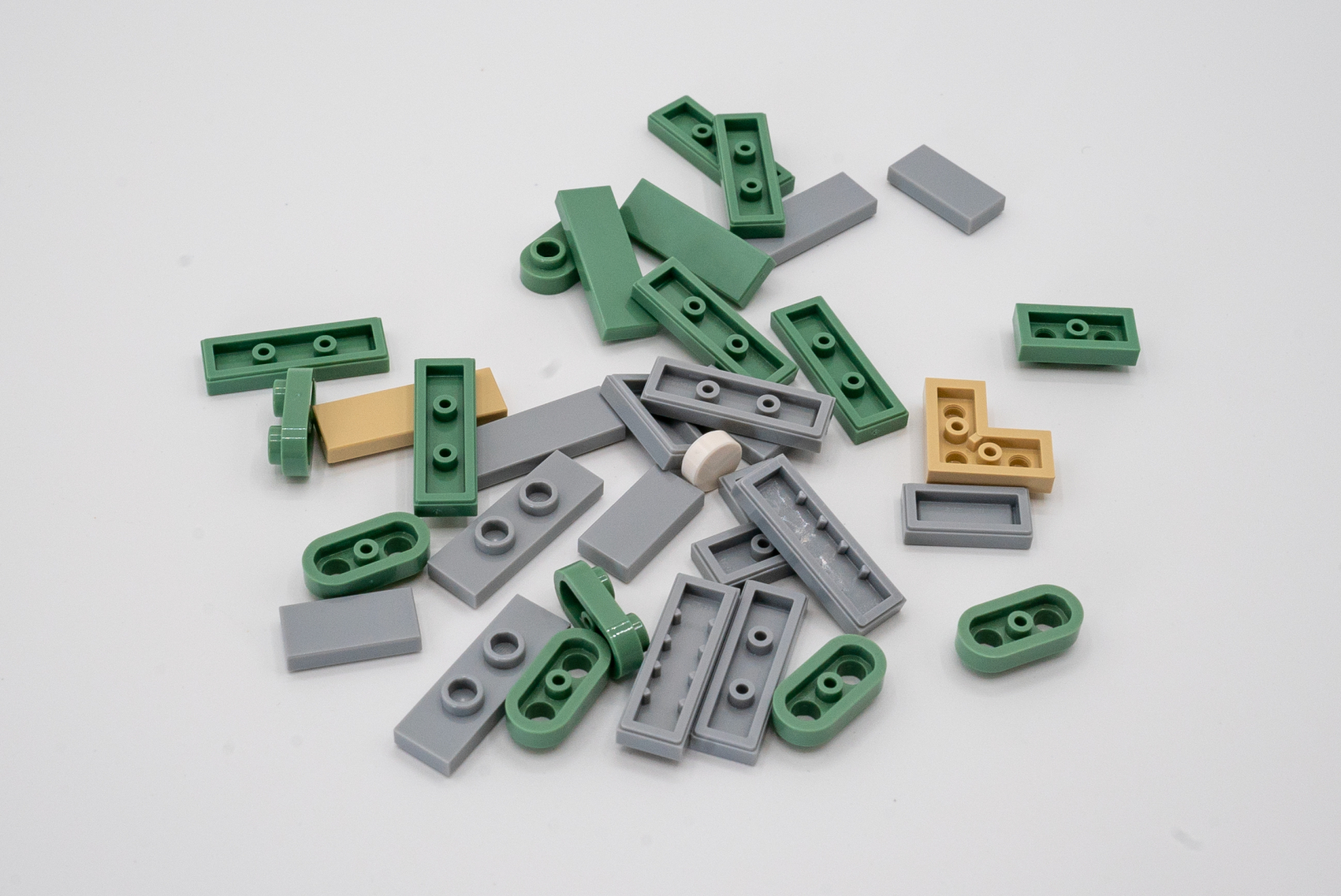 袋4の小袋は石畳や芝生のためのパーツが多い