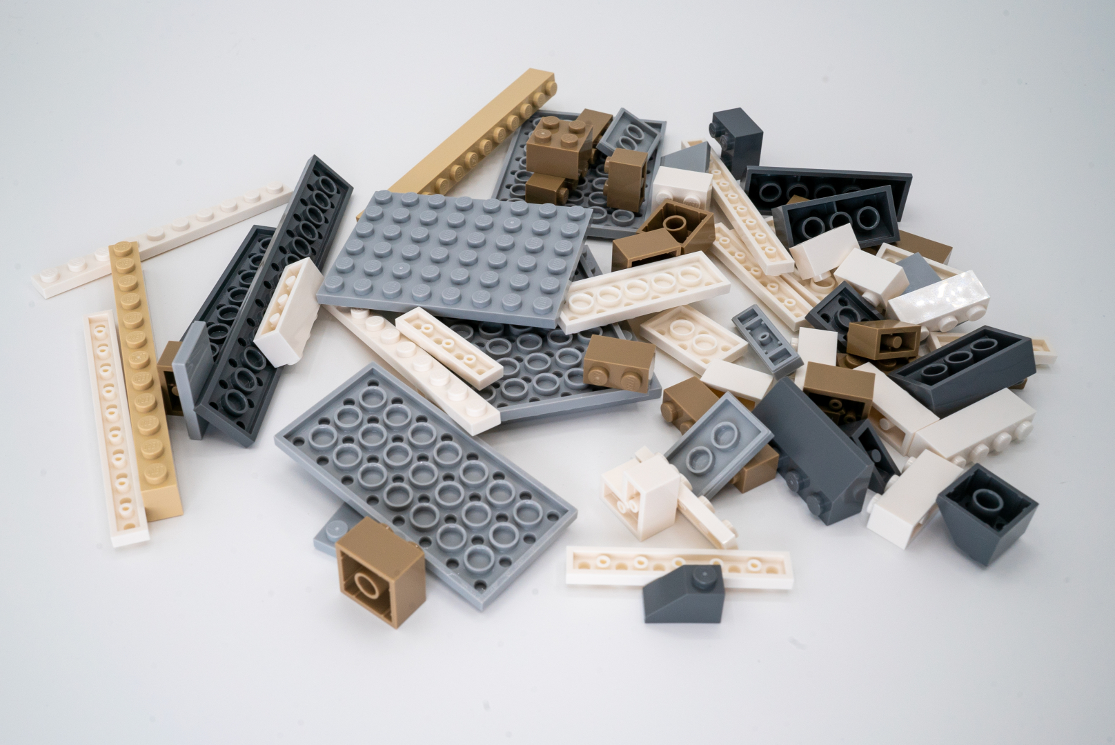 袋7の大袋には土台用のパーツも多い