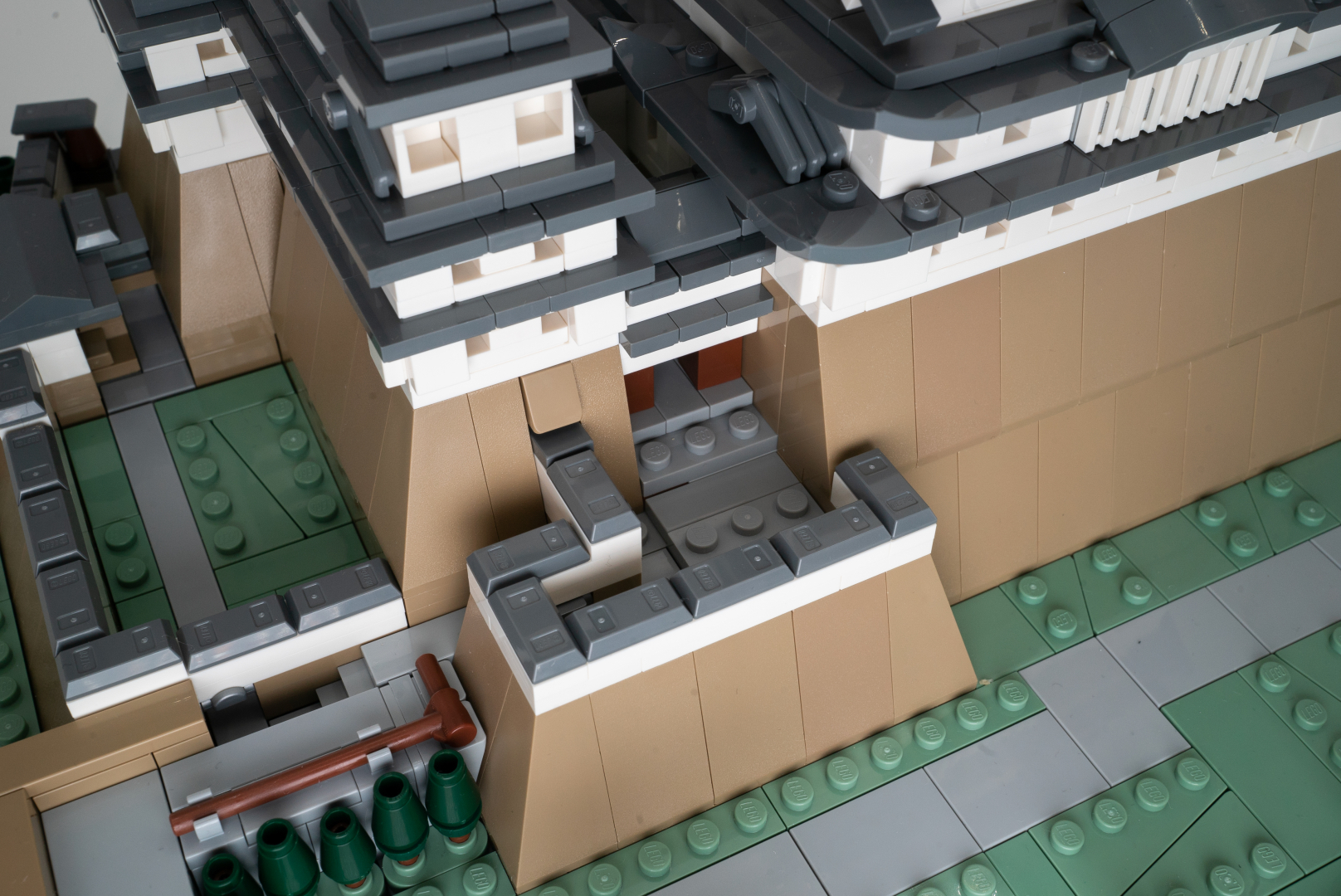 入り口から城内に入り、庭を通り、階段を上がり、渡櫓をくぐり、そして門をくぐる……そんな一連の動作が思い浮かぶ