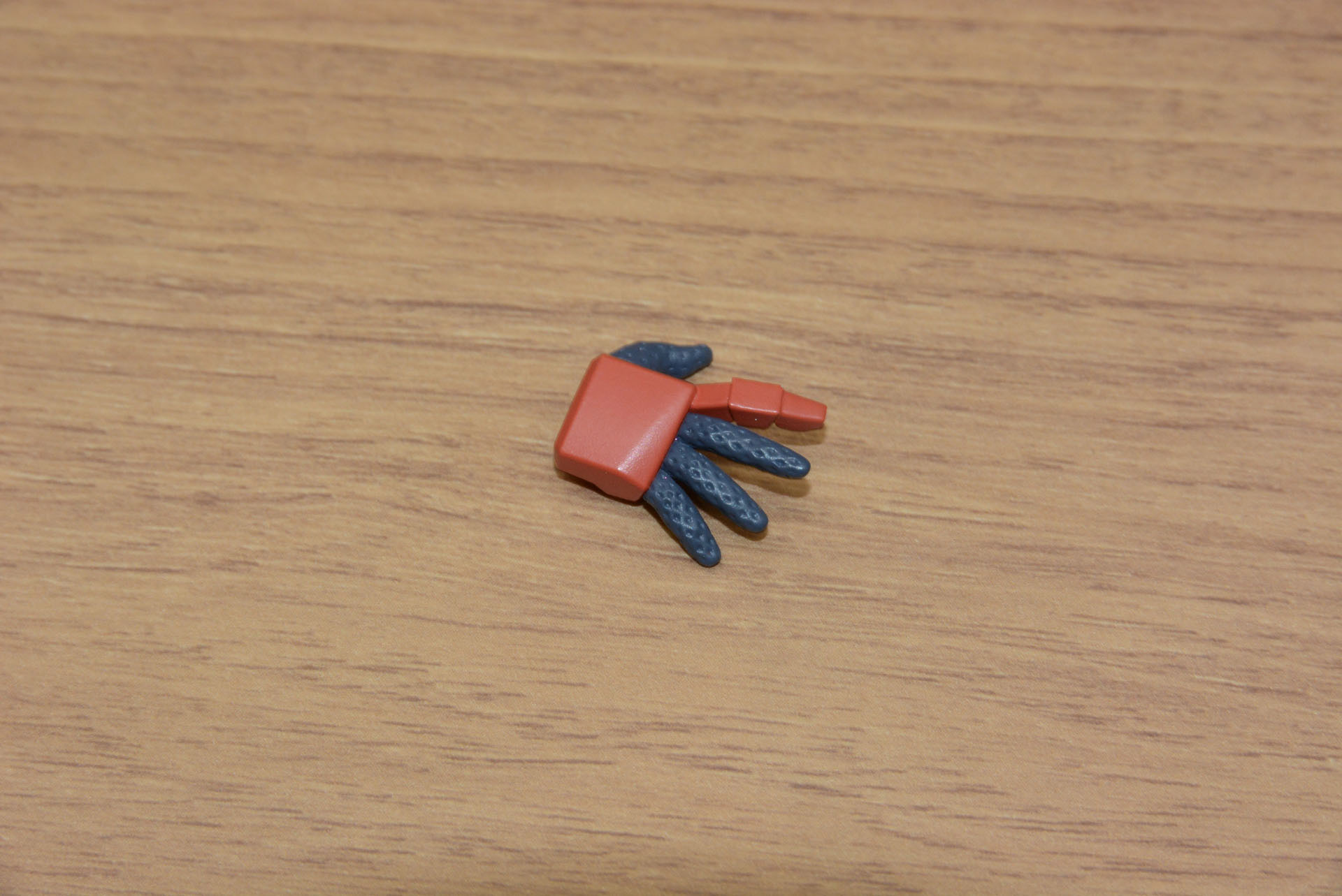 手首パーツもメッシュ表現が入っている