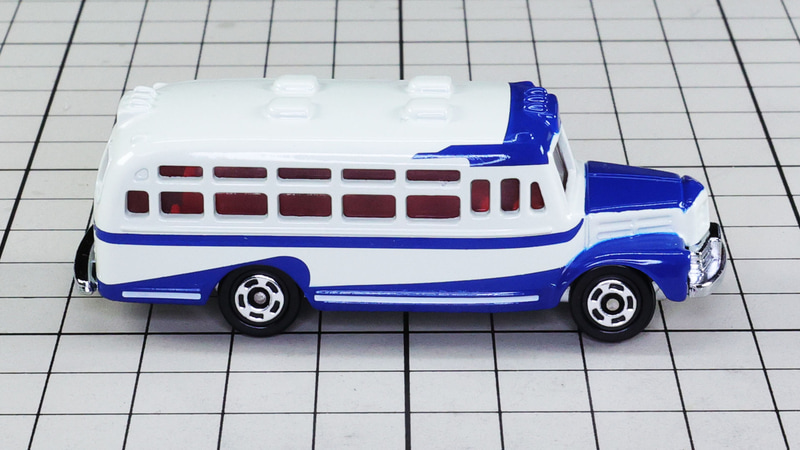 右サイド：こちらにはありません