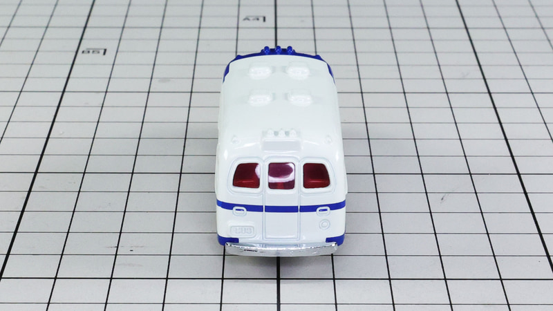 リア：フロントからキャビンはまっすぐにリアへ到達、乗車定員を多くすることに貢献しています