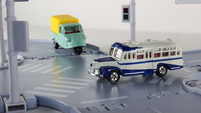 バスはバス停が似合いますね！