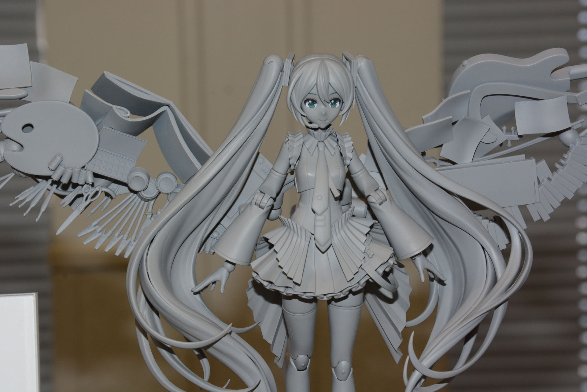 「PLAMATEA」という商品のコンセプトを提示する試作品。非常に細かい造型で、フィギュアのようだ