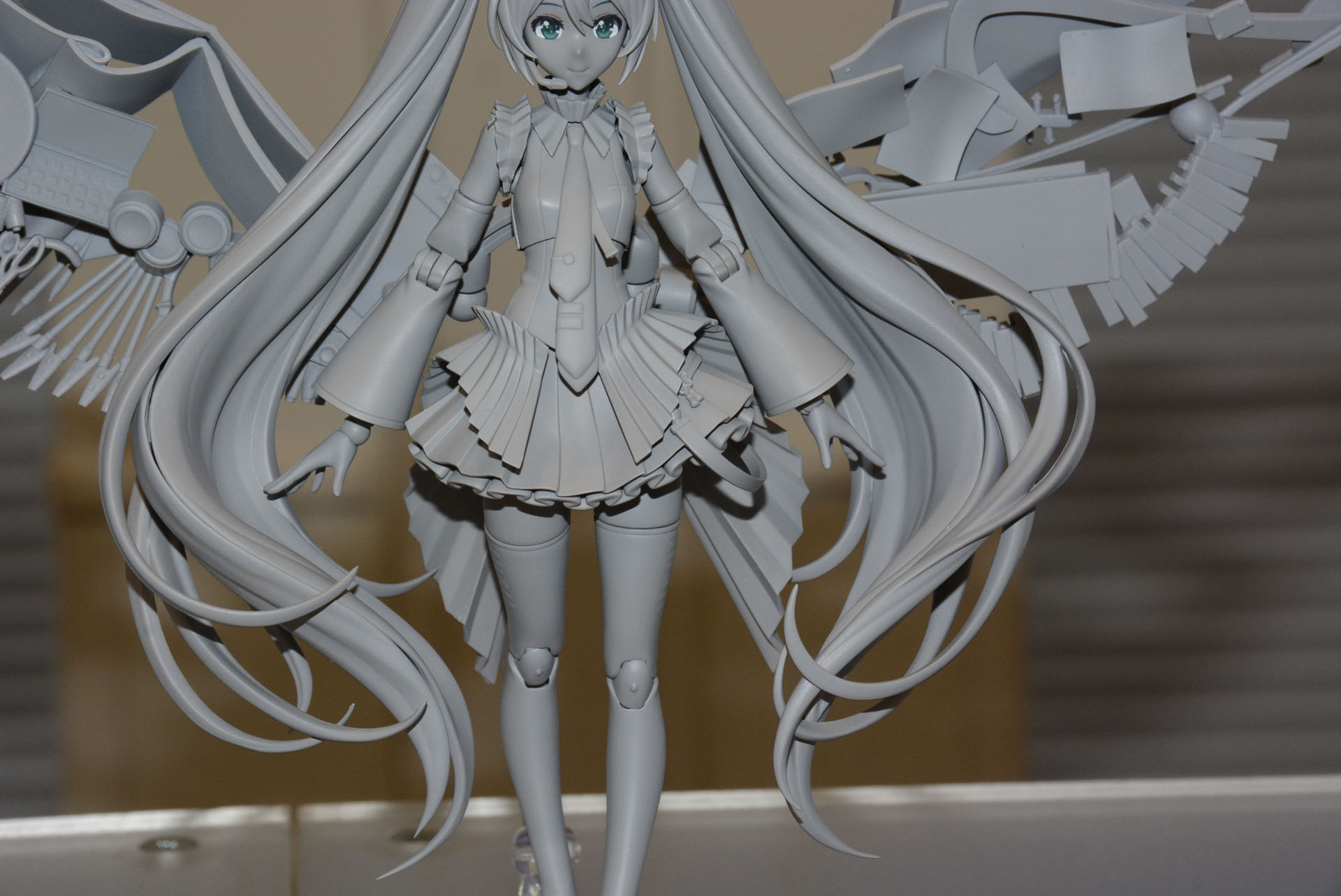 腕や足は関節が確認できる。できるだけ関節を目立たせない設計は、figmaやこれまでの美少女フィギュアからのフィードバックだ