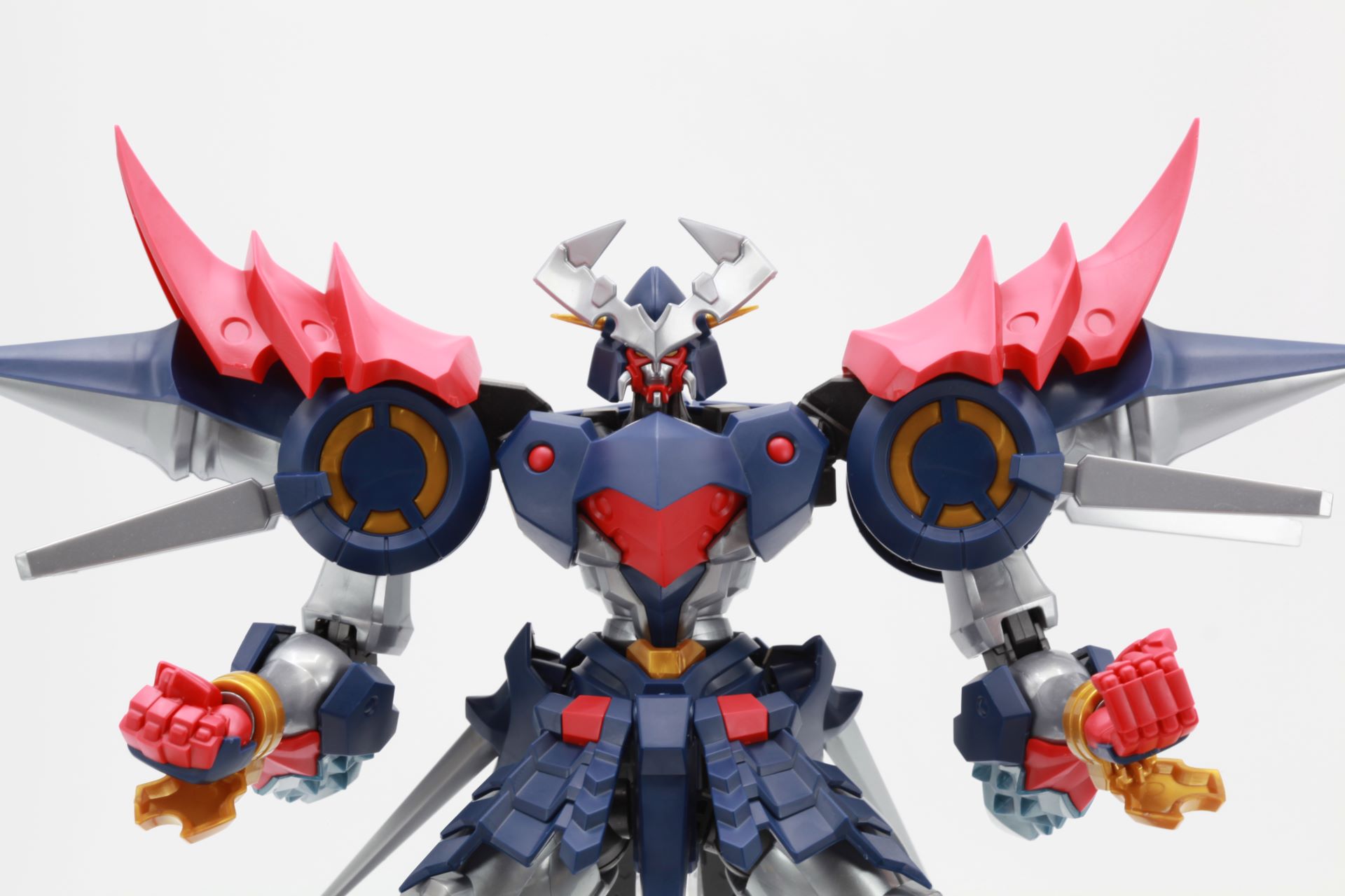 ゼネラル・ブラスター発射モーションも忠実に再現