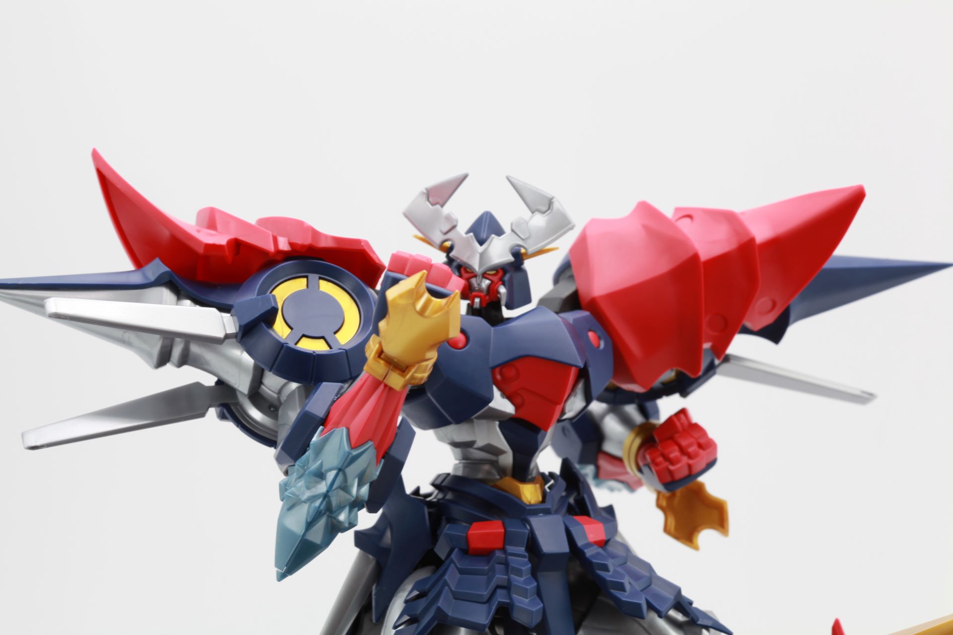 左手を引き、力を溜め、解き放つ瞬間を待つ