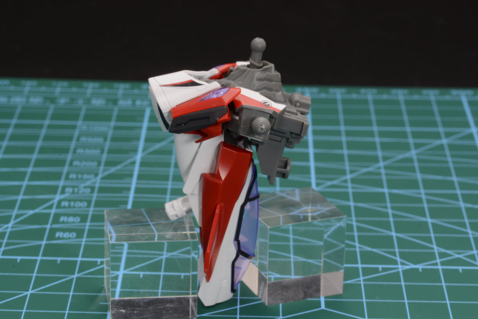 胸部パーツを取り付ける