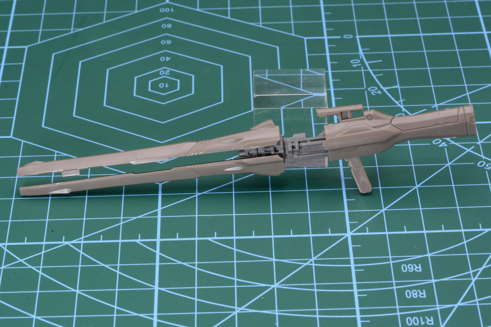 ガンポッドの銃身は取り付け場所を変えることで開閉状態を再現