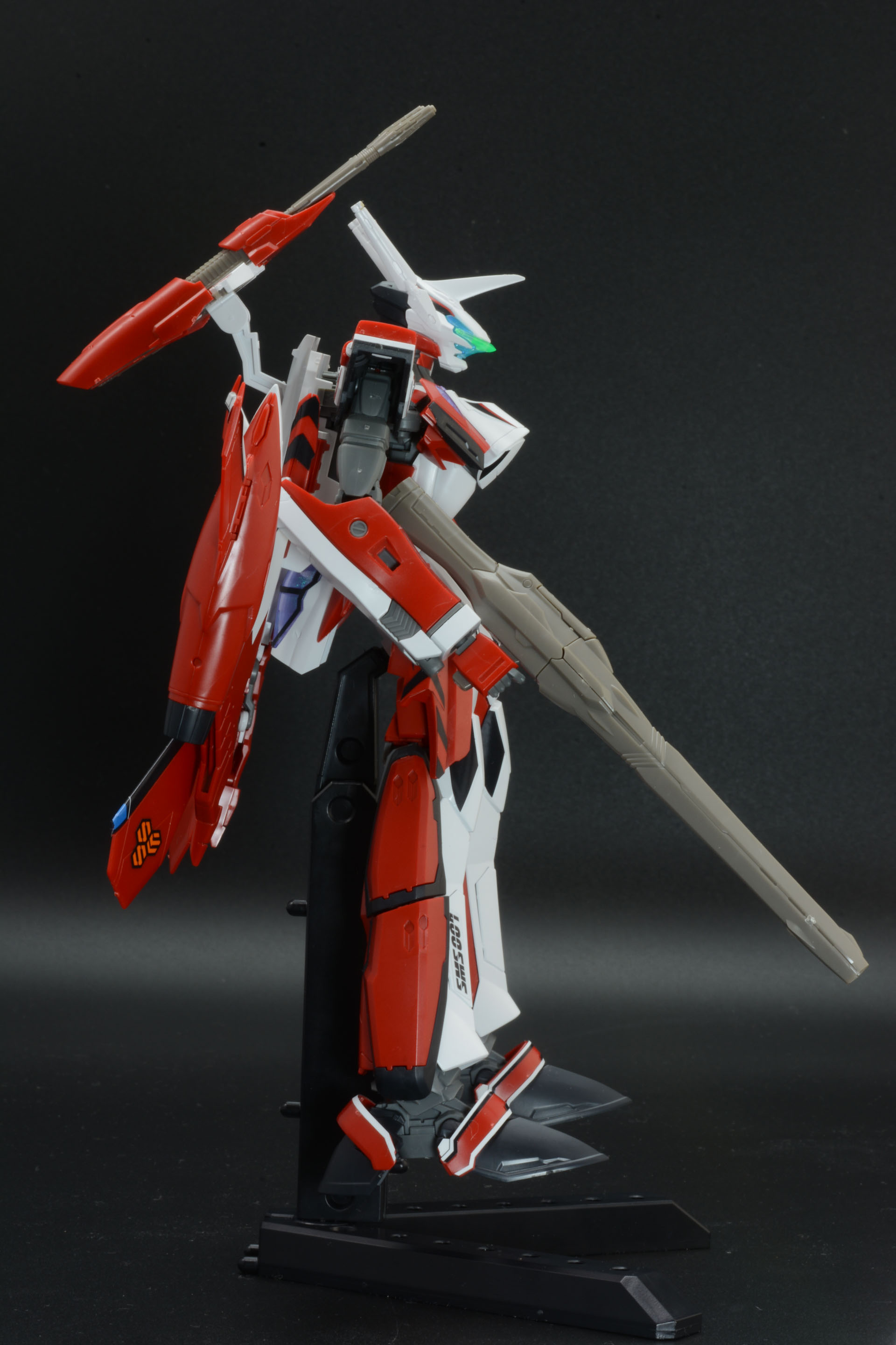 バトロイド形態の完成、ガウォーク、ファイター形態も組み立てていこう