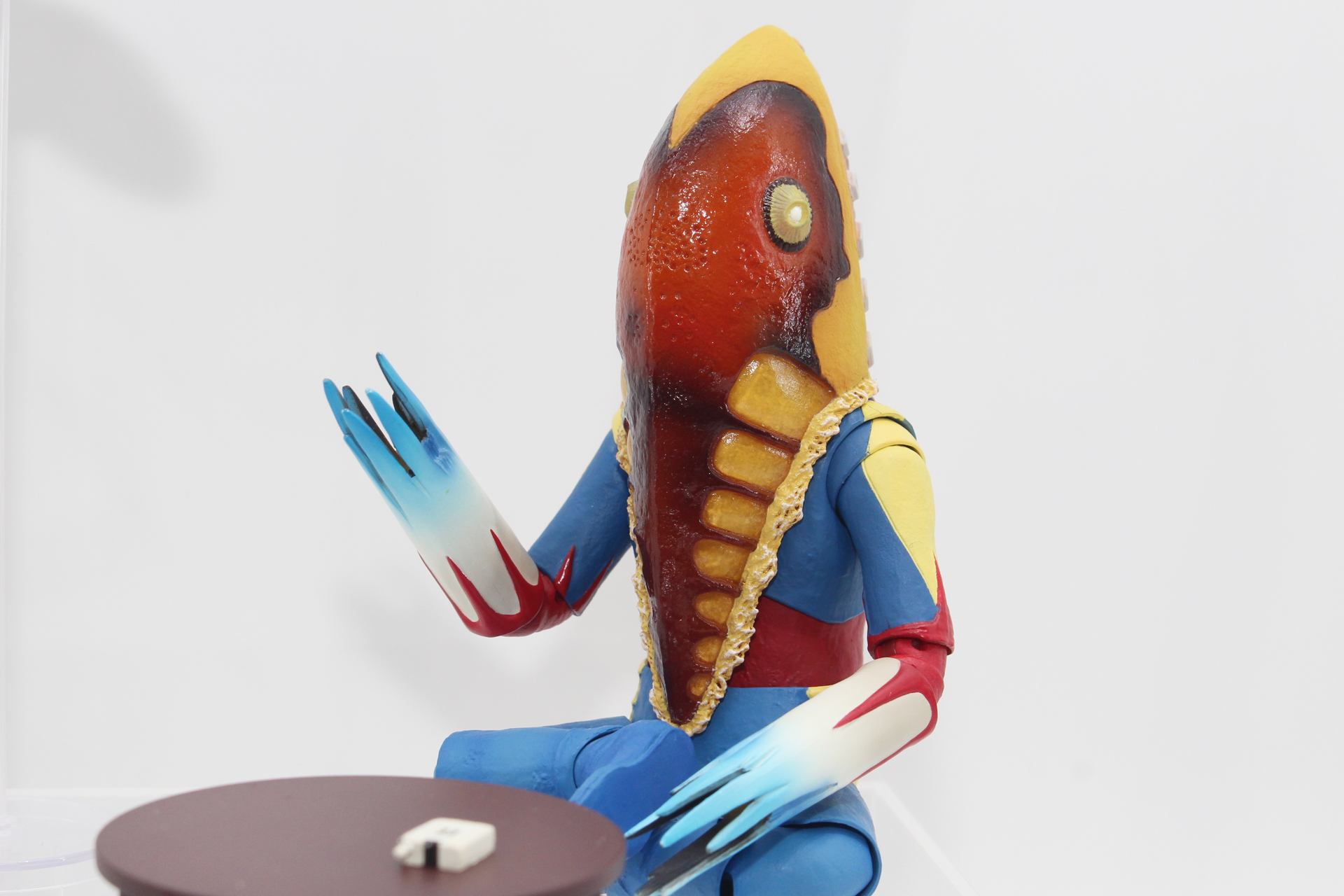 目が明るいイエローになり、より劇中の姿に近づいた