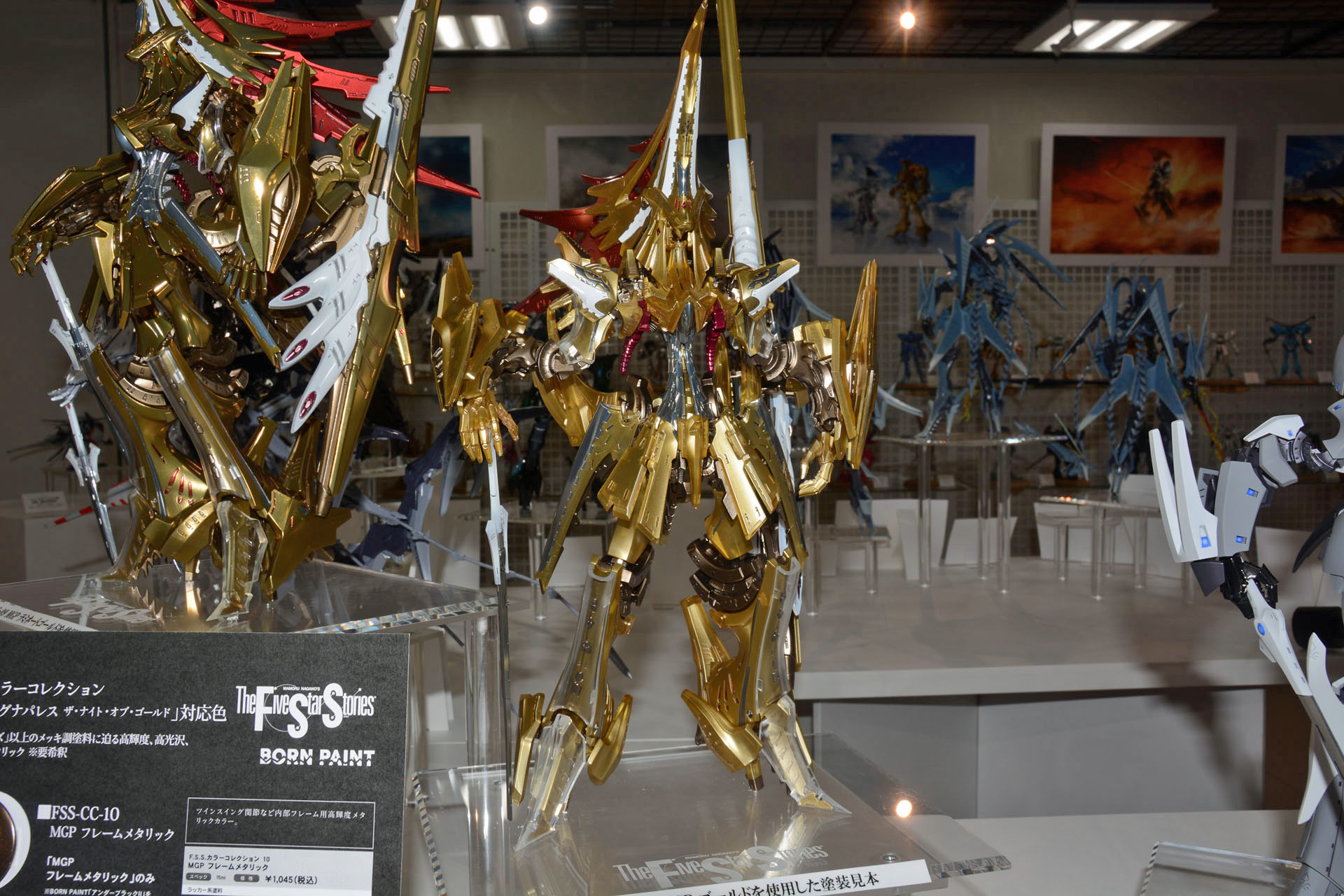 こちらが新発売のメタリックカラー。下地なしでもそれなりに発色