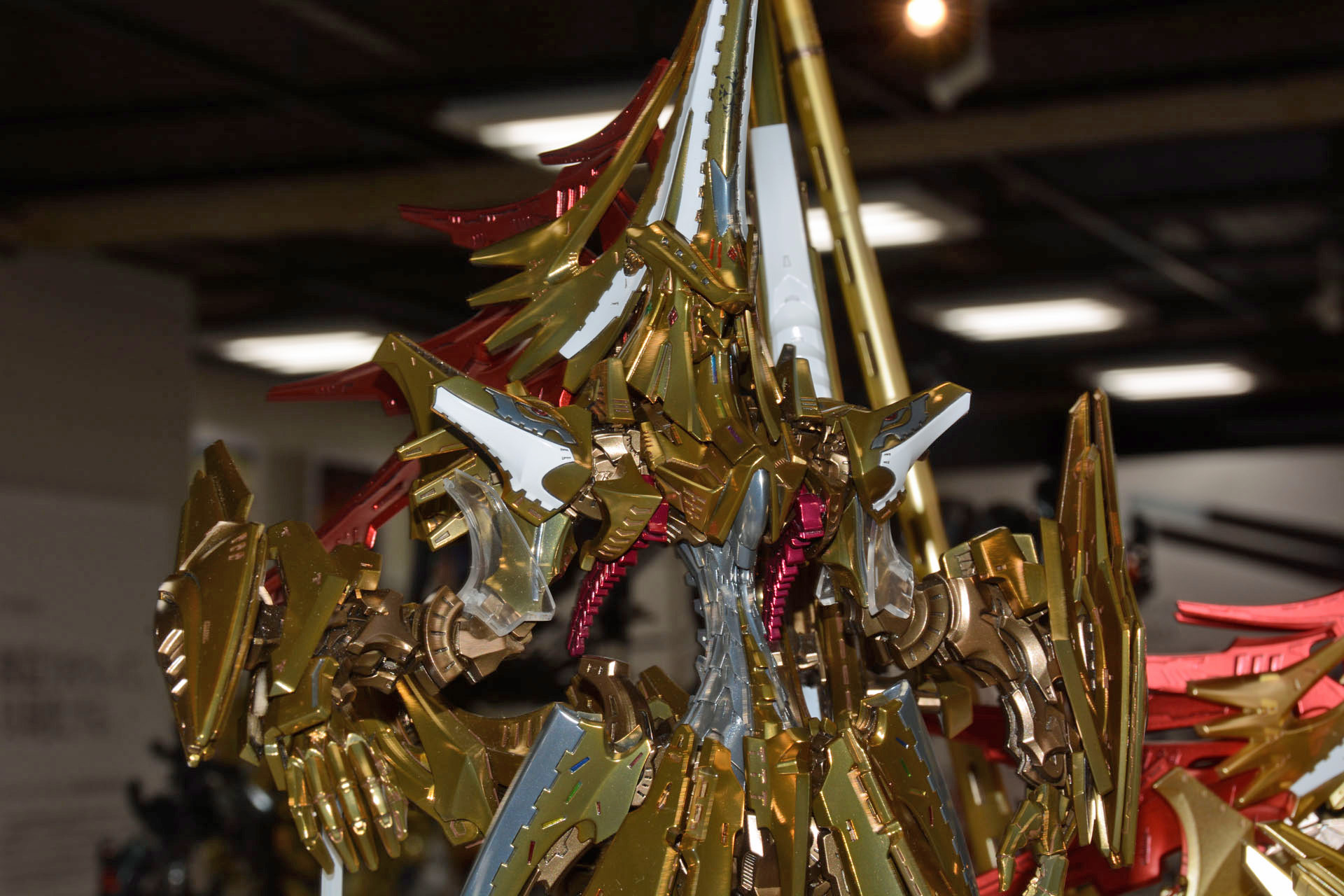 メタリックカラーは質感を活かすため黒下地を推奨