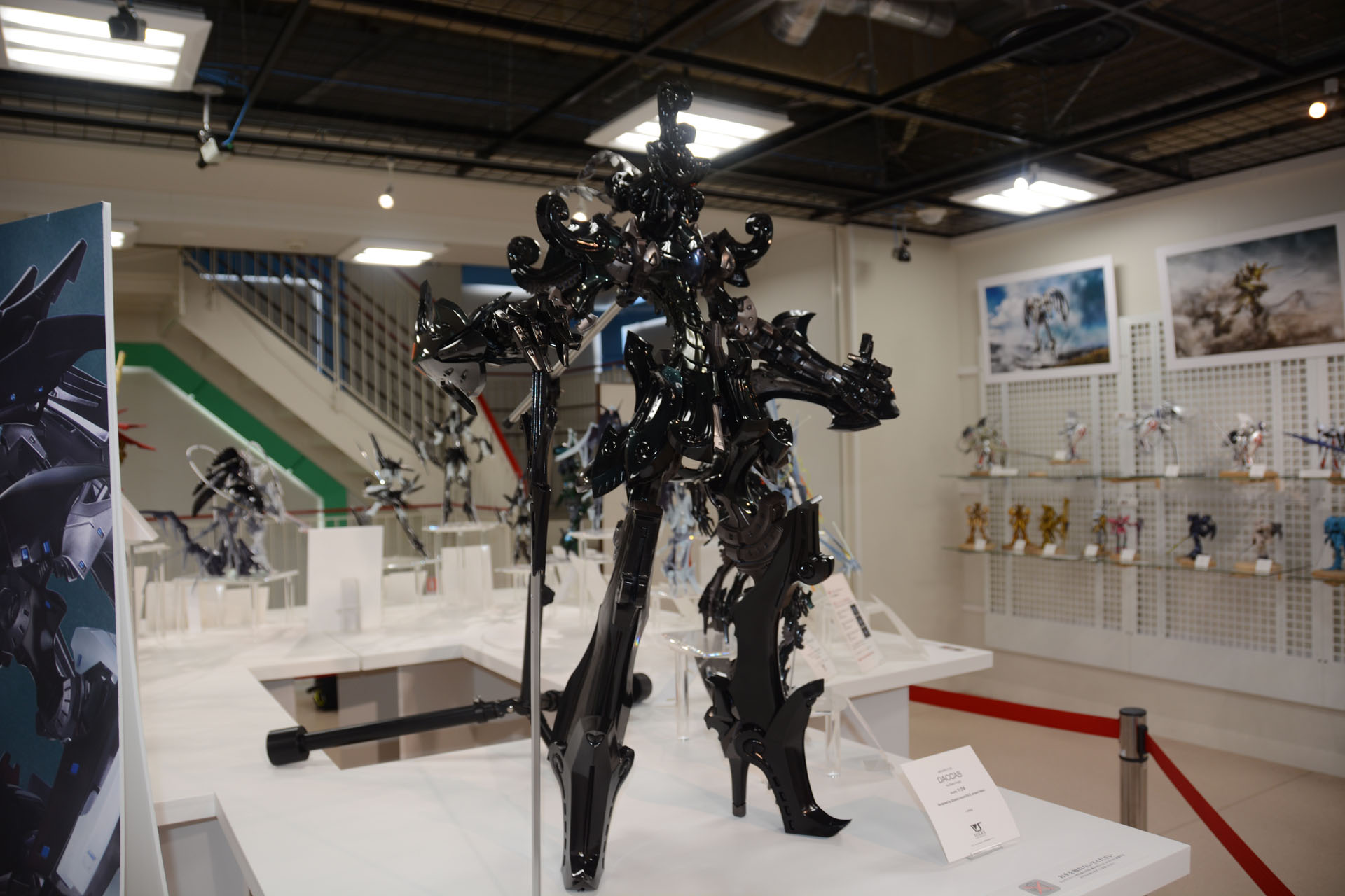 会場での目玉の1つが「1/24 ダッカス」。全高900mmという商品化検討用に作られたモデル。全身に関節が仕込まれたフル可動モデルだ