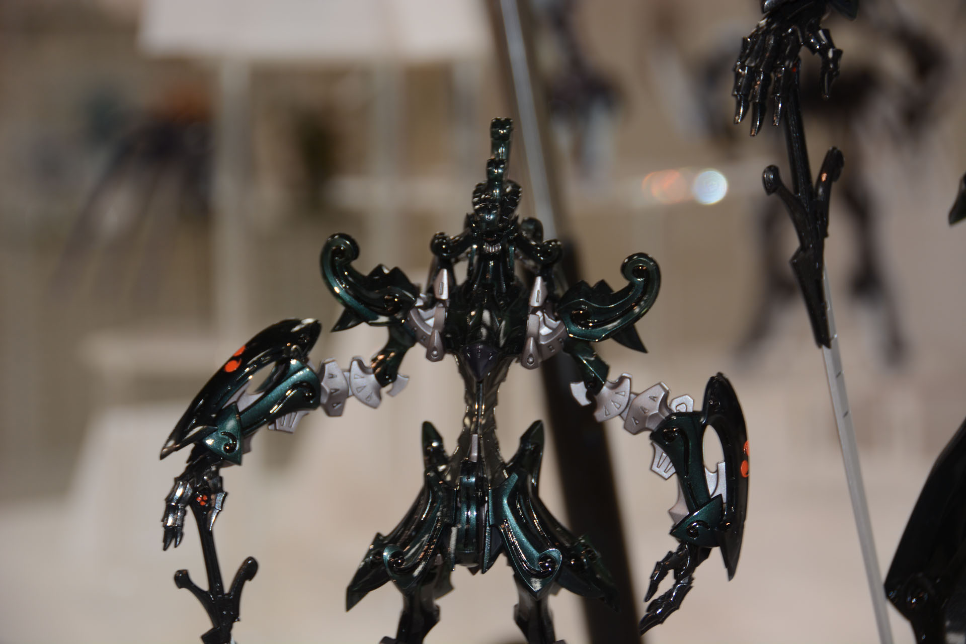 こちらも会場で販売されている「HSGK 1/100 ダッカス・ザ・ブラックナイト」。価格は26,400円。サイズに合わせたアレンジが加えられている上に、プラモデル化を視野に入れた設計も盛り込まれている