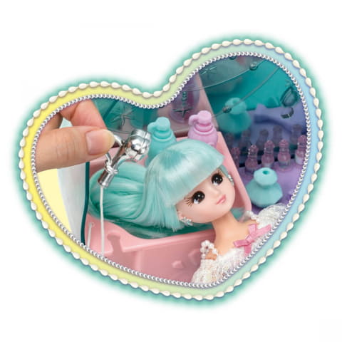 リカちゃんのヘアメイクアップごっこを楽しむ「ジェラートヘアメイク