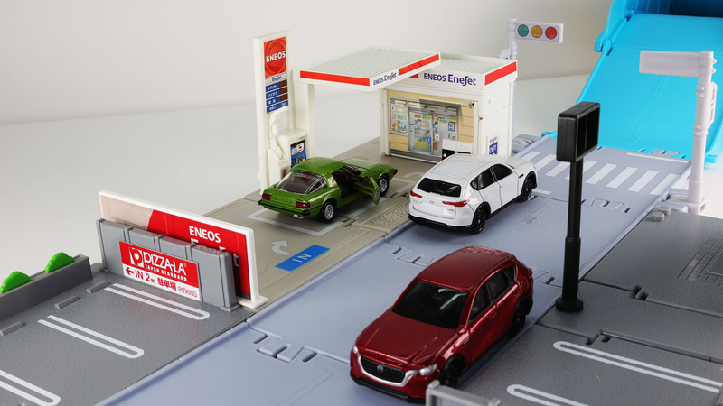 そんな中、私は愛しのサバンナRX-7を給油して……