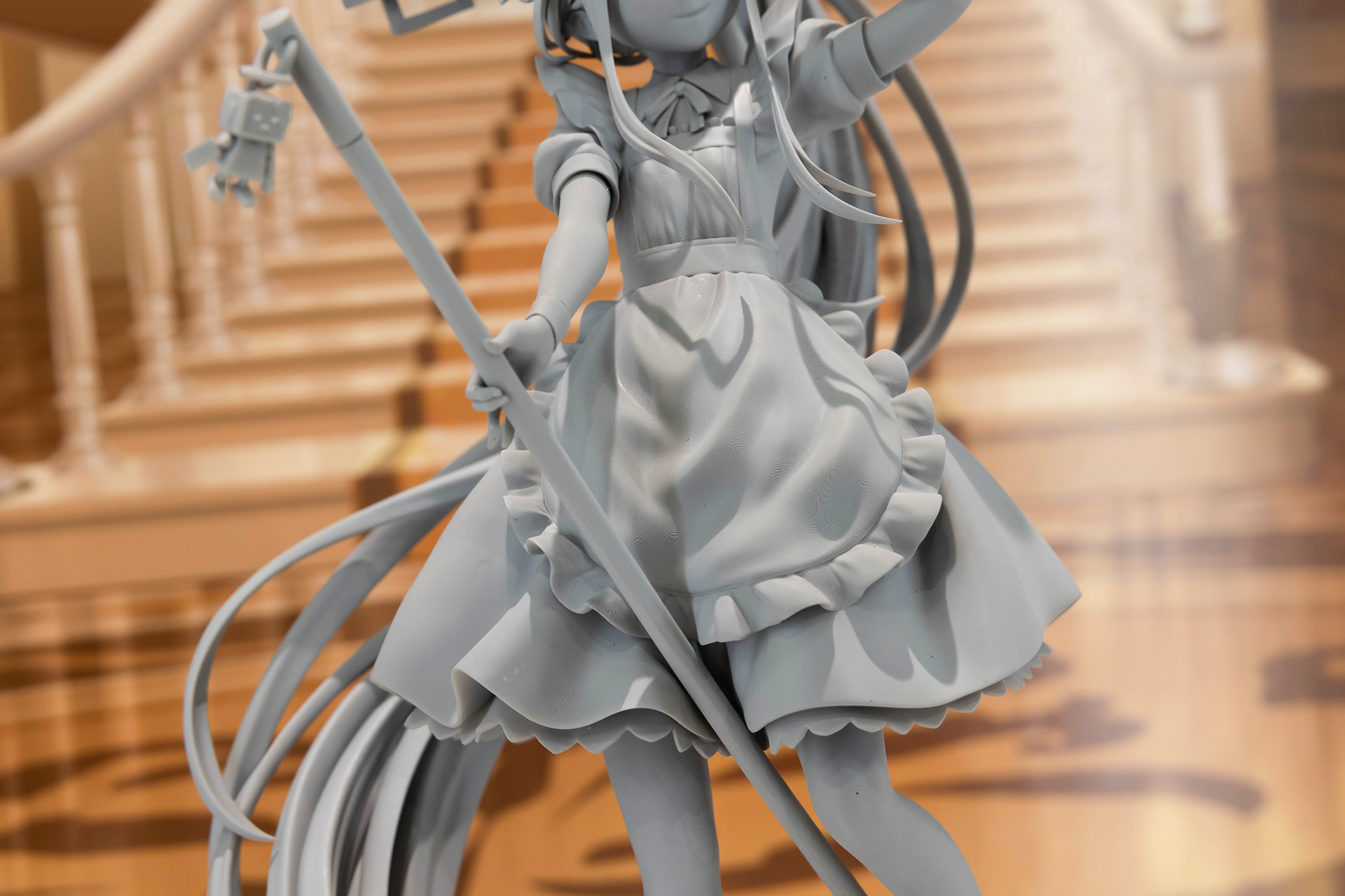 メイド服のしわの寄り方も素晴らしい