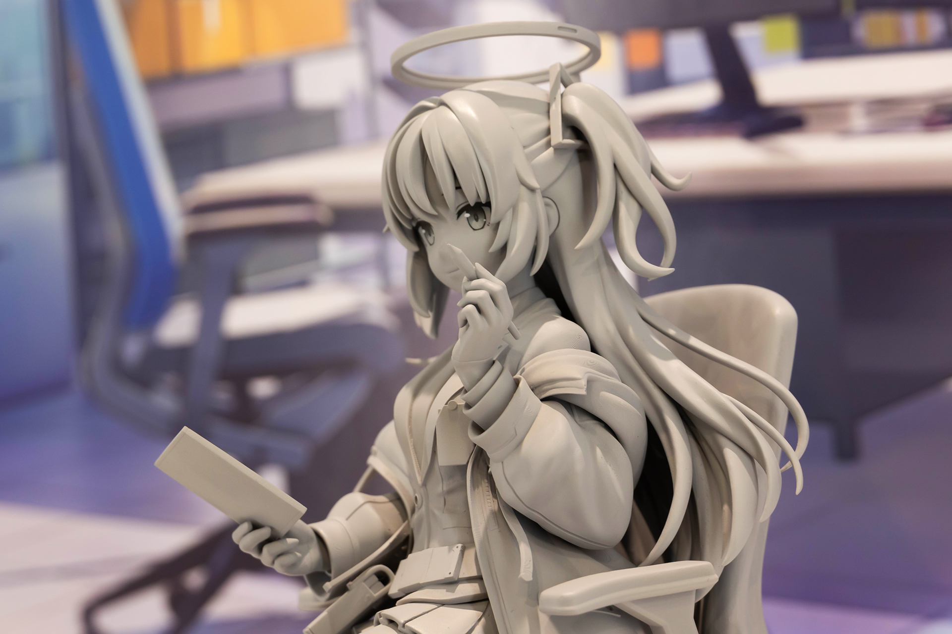 椅子に座ったスタイルというのもなかなかユニークだ