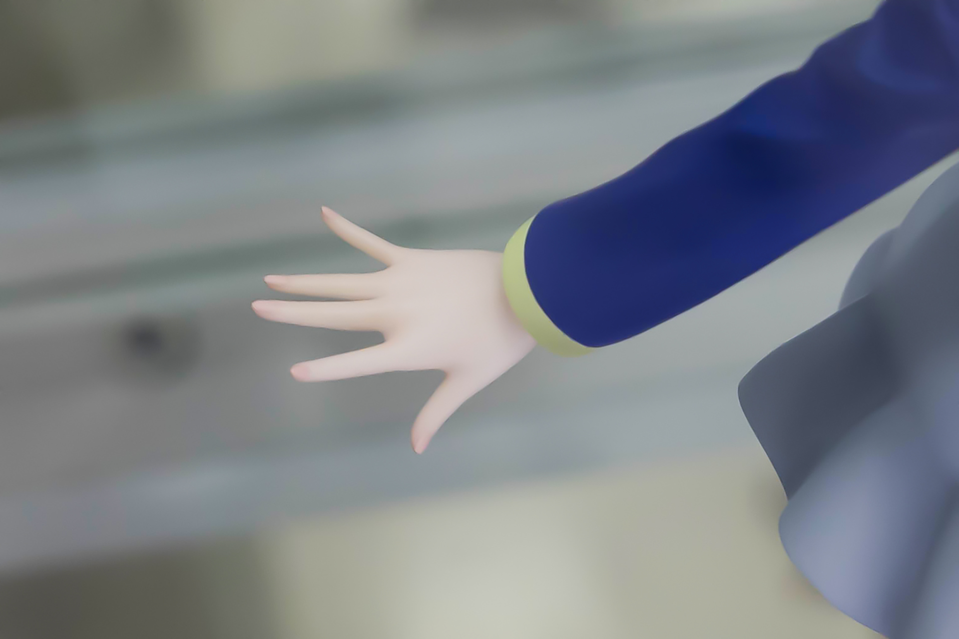 やや個性的に広げた有馬かなの手。指先も繊細だ