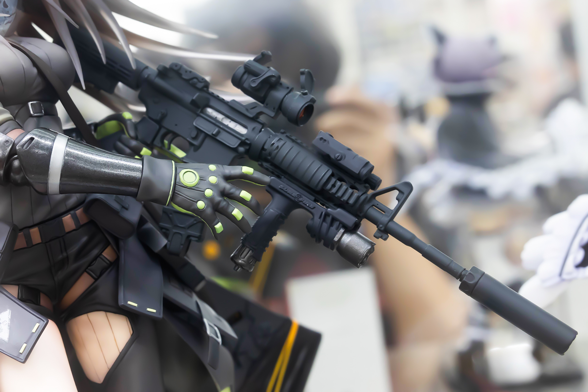 「ドルフロ」のフィギュアといえば、キャラクターの元となった武器の精巧な出来映えも魅力のひとつだ