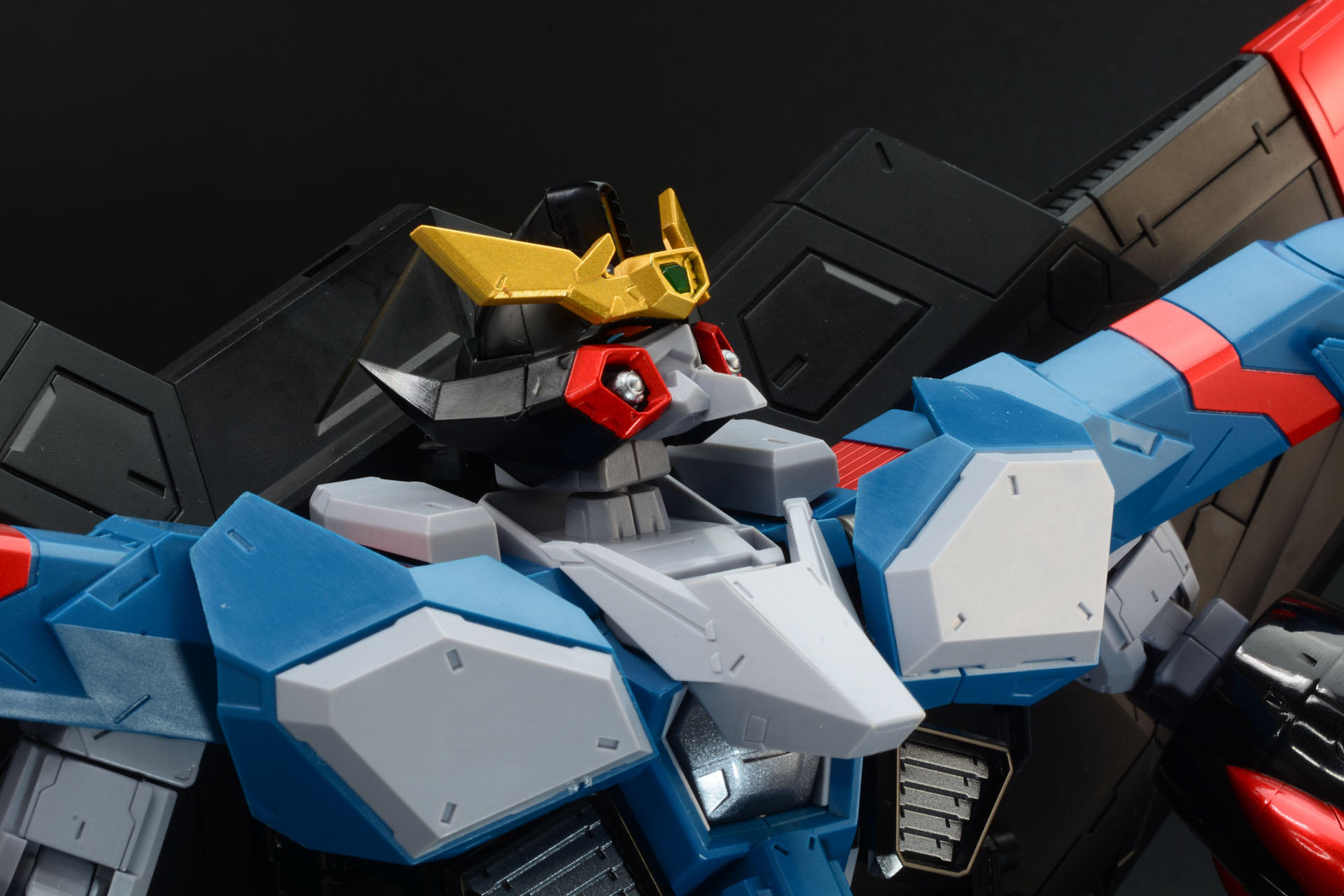 アクション用頭部に交換すると、上を向くことも可能に