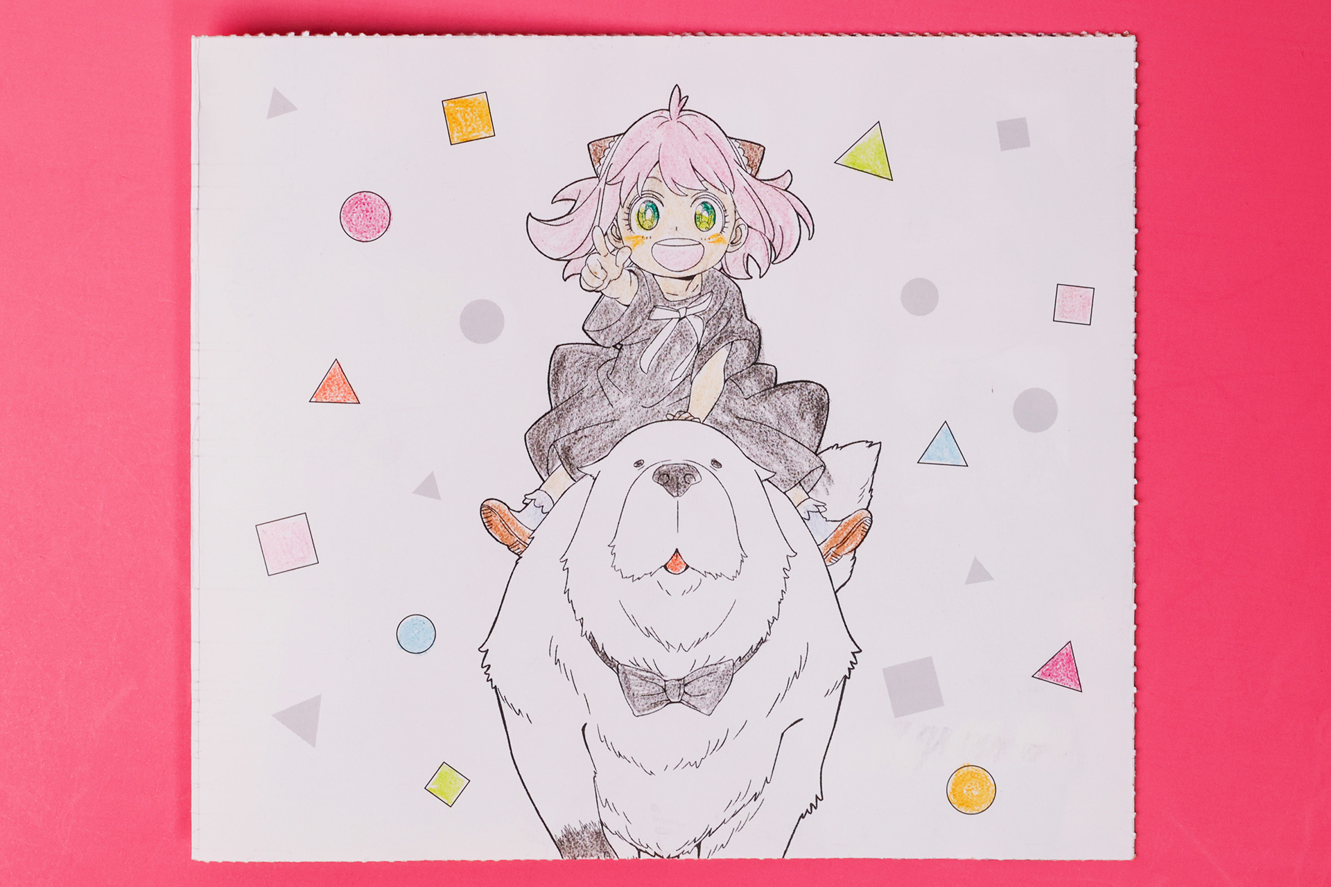 アーニャがボンドに乗ったシーンを色鉛筆で塗ったところ