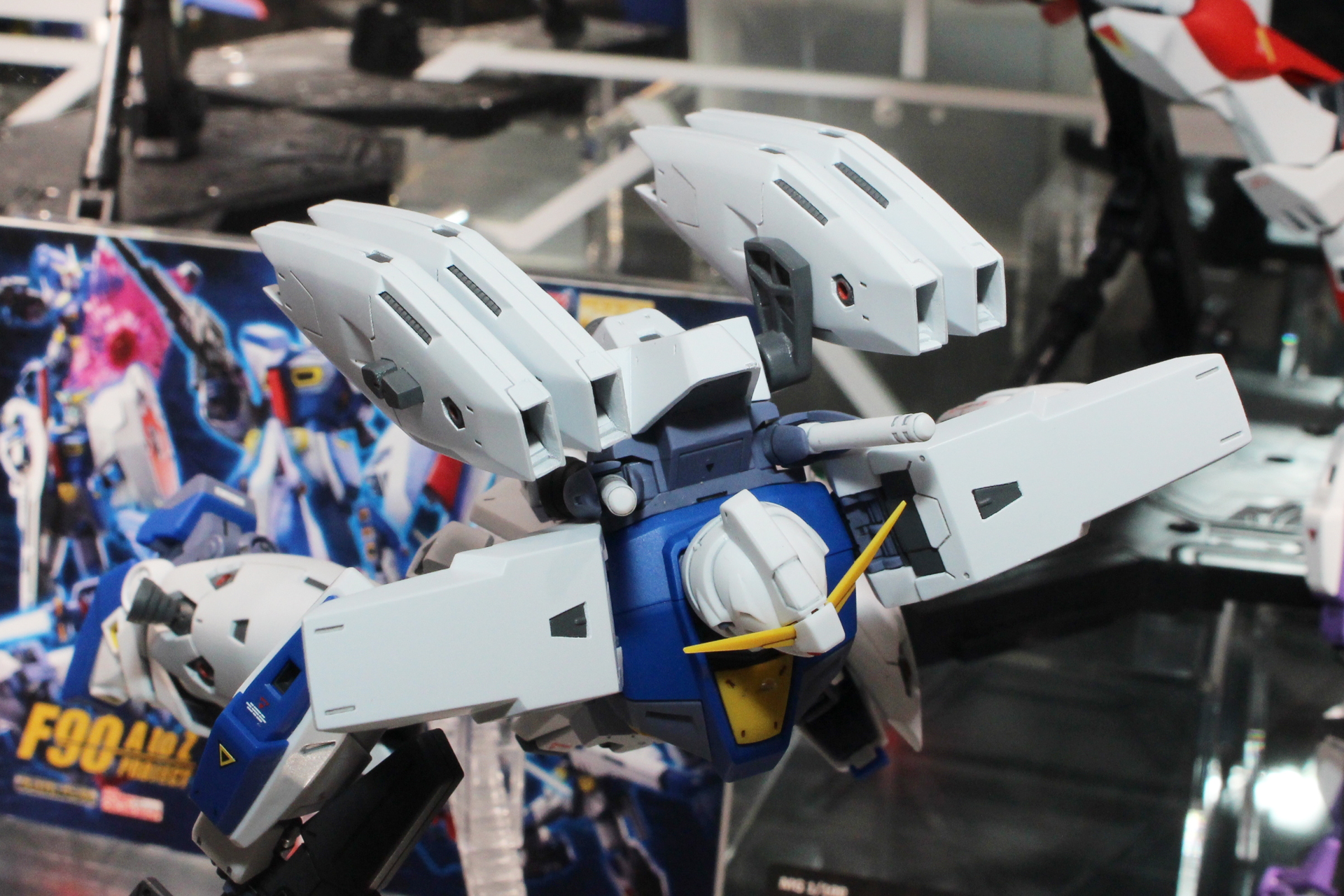 左右に2枚ずつ備えられたバインダーユニット