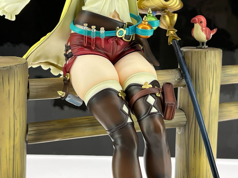 アニメ「ライザのアトリエ」よりライザの1/7スケールフィギュア