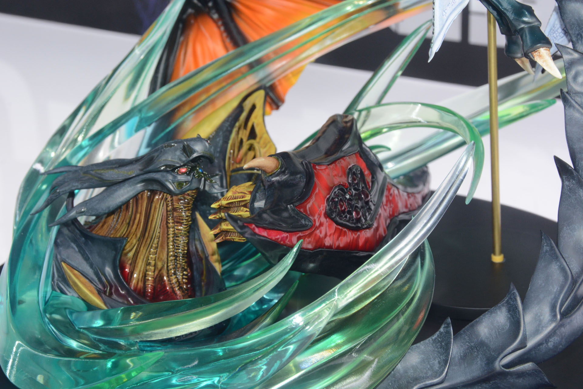 筋肉部分などはぬめりのある生物表現を強調