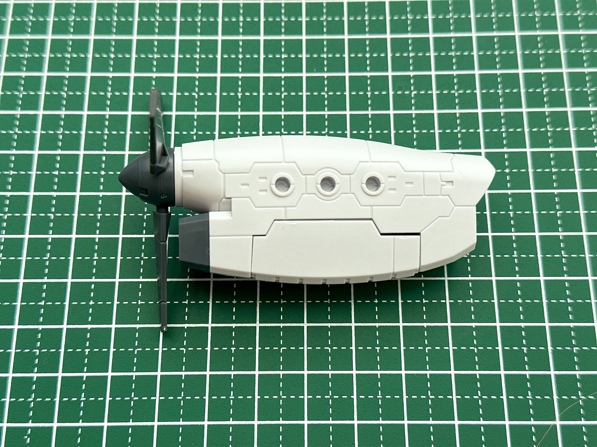 組立を行なったローターパーツ。内部に機関砲の造形がされています。