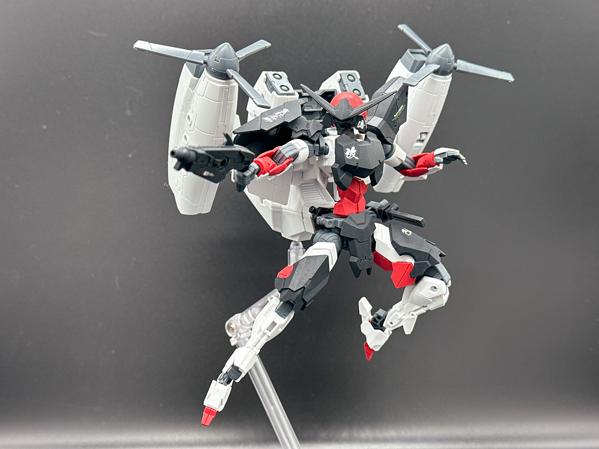 スピナティオ（戦国仕様）と合体したエグザビークル(ティルトローターVer.)。機体のイメージが大きく変わりました。