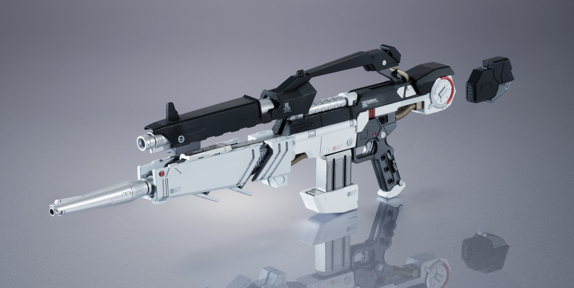 ビーム・ライフルも各部が外れる