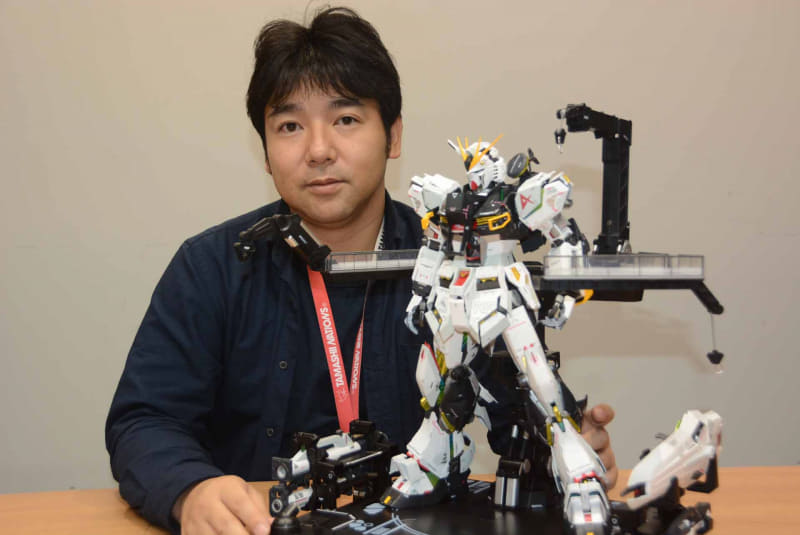 本商品を企画したBANDAI SPIRITSコレクターズ事業部の野口勉氏。今回は2019年のインタビューをベースに商品の魅力をピックアップしていく