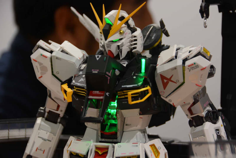 インタビュー時に収録した発光ギミック