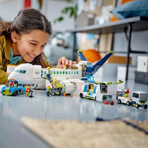 リアルで楽しい旅客機体験！ 「レゴシティ 60367 旅客機」9月1日発売