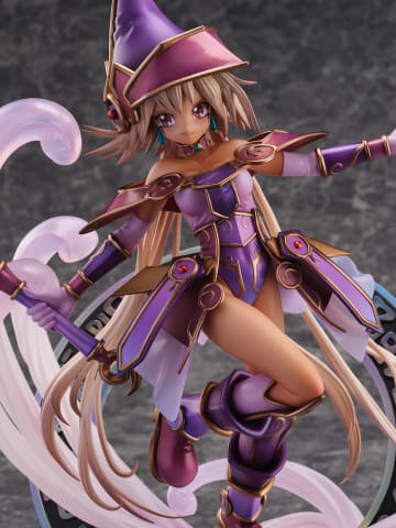 遊戯王」25周年を記念して「幻想の見習い魔導師」がフィギュア化