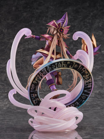 遊戯王」25周年を記念して「幻想の見習い魔導師」がフィギュア化